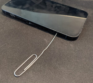 how to do iPhone SIM card removal