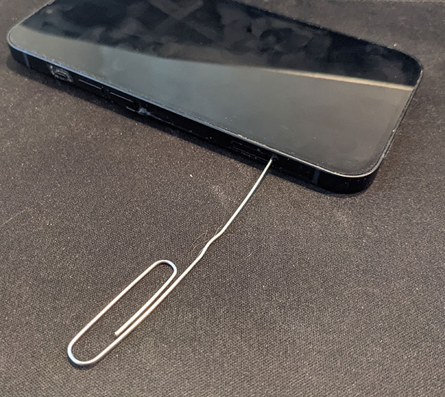 how to do an iPhone 13 SIM card removal