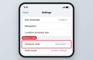 Maps app Settings screen with the Distance units option highlighted